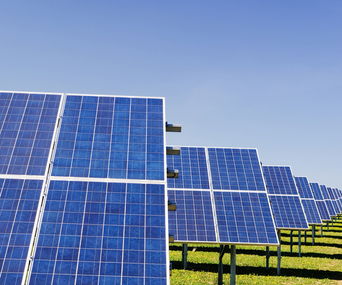 Sisteme fotovoltaice CUSTOM MADE 1 BRC Premium - Detaliu al structurii metalice durabile folosite de firma noastră pentru montajul parcurilor fotovoltaice.