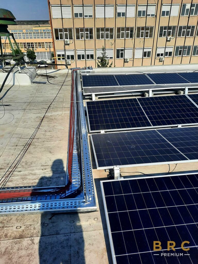 Portofoliu 266 Ansamblul centralei fotovoltaice pe acoperiș